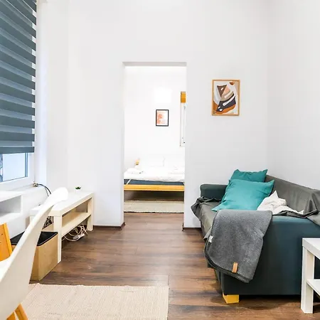 Cute&cozy 2bd Flat With Balcony Апартаменты София