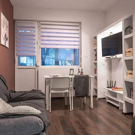 Cute&cozy 2bd Flat With Balcony