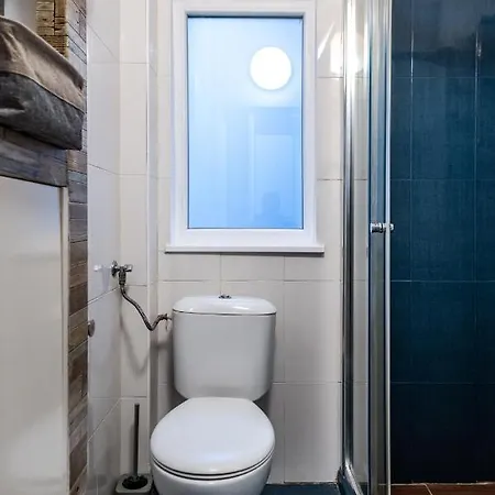 Cute&cozy 2bd Flat With Balcony Apartment *